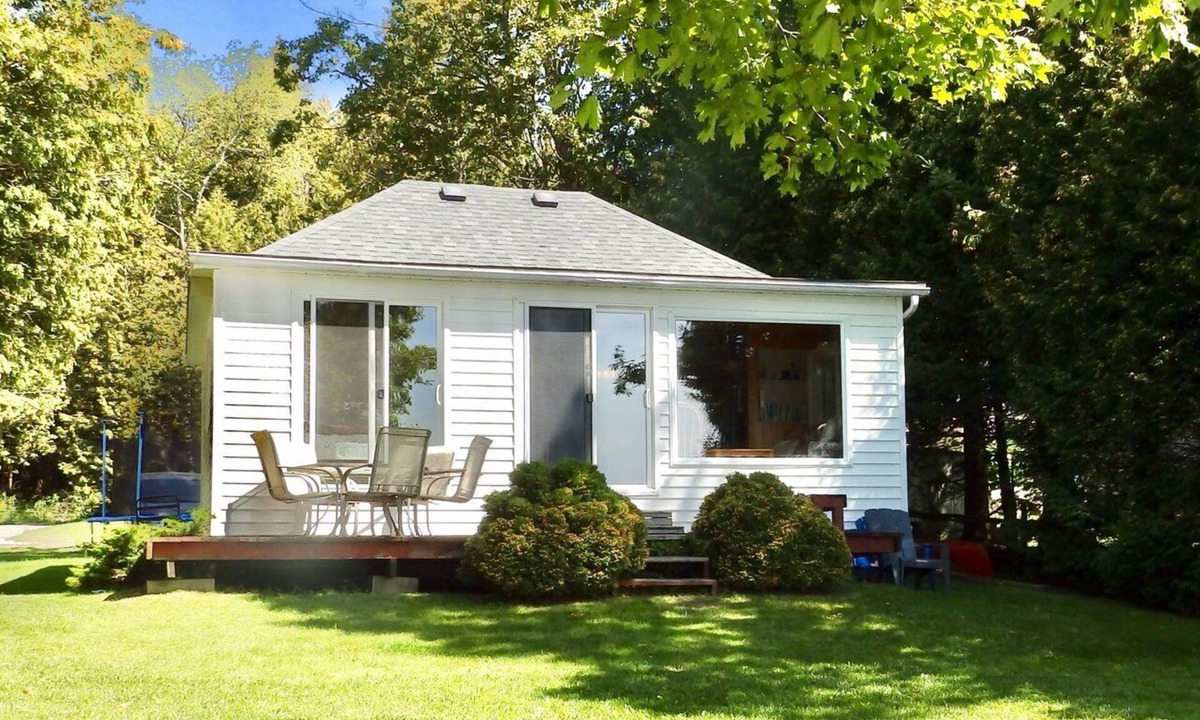 Colborne Cottage | Family Cottage on the Lake