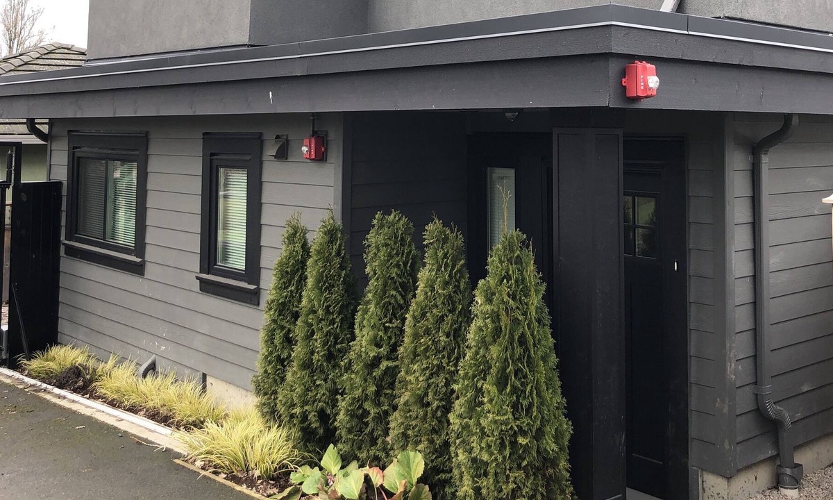 Renfrew-Collingwood House | Family friendly house w/ Park & Mountain View