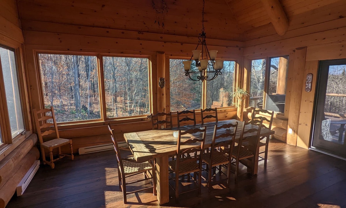Val-des-Lacs Cabin | Family friendly Spacious Log Chalet with a clear Tremblant view