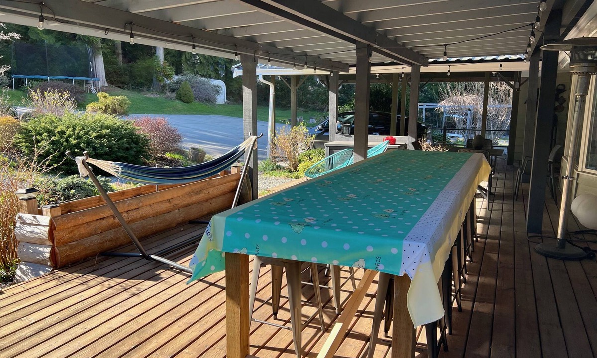 West Porpoise Bay House | Family/Pet-Friendly Waterfront Home with Beach Access, Fire Pit, Sleeps 14