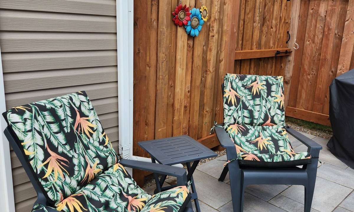 North Rustico House | Family-sized townhouse. Just minutes to the beach, golf courses & much more.