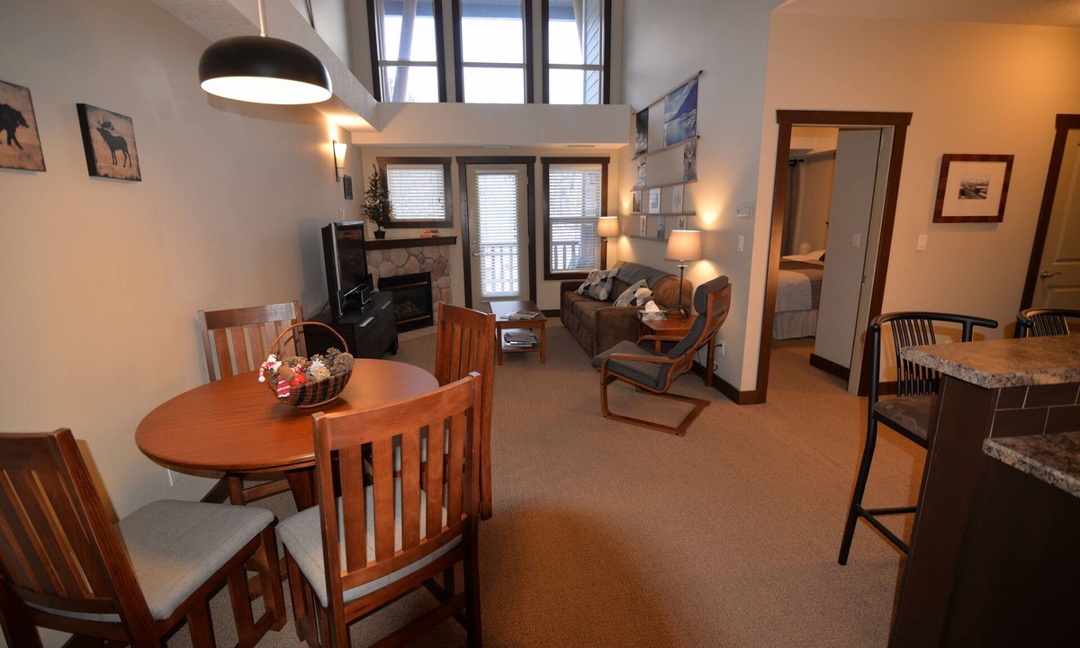 East Kootenay Condo | Fantastic Fernie Flat ! Central Location & Amenities