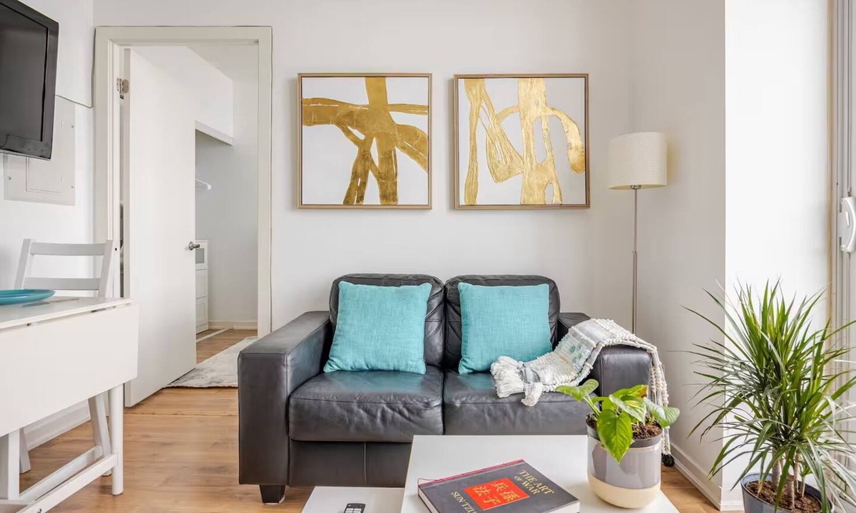 Liberty Village Condo | Fantastic Sunset Views in Newly Renovated Beautiful Downtown Toronto