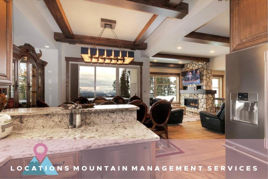 Big White Ski Resort House | Feathertop 480 - Stunning High-End House with Amazing Views