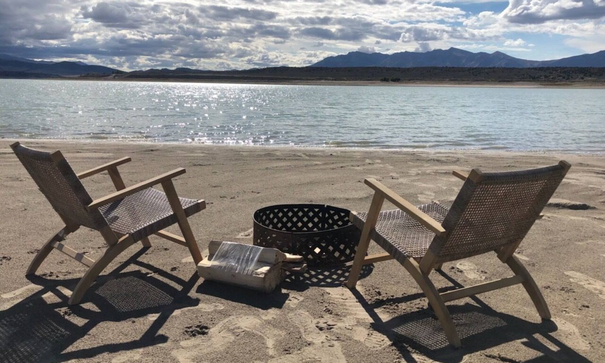 Levan House | Firepit-Shade-Chairs-Dark Skies