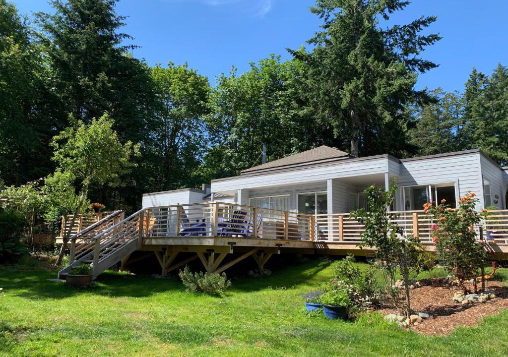 Courtenay Apartment | Forest by the Sea Rentals