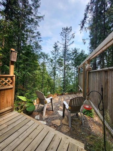 Central Kootenay House | Forest Nook