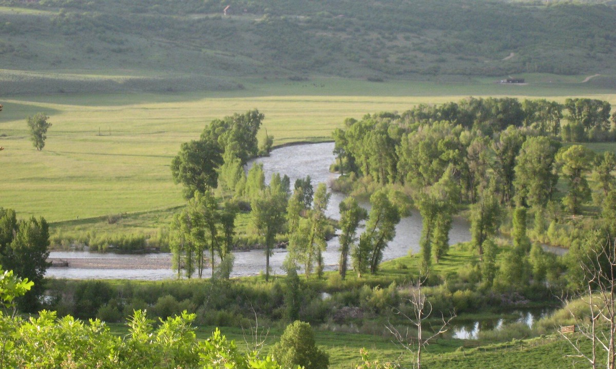 Steamboat Springs Cabin | Forever Views Secluded Mountain Top Log Cabin 5 m from Stmbt for 30 Day Rental