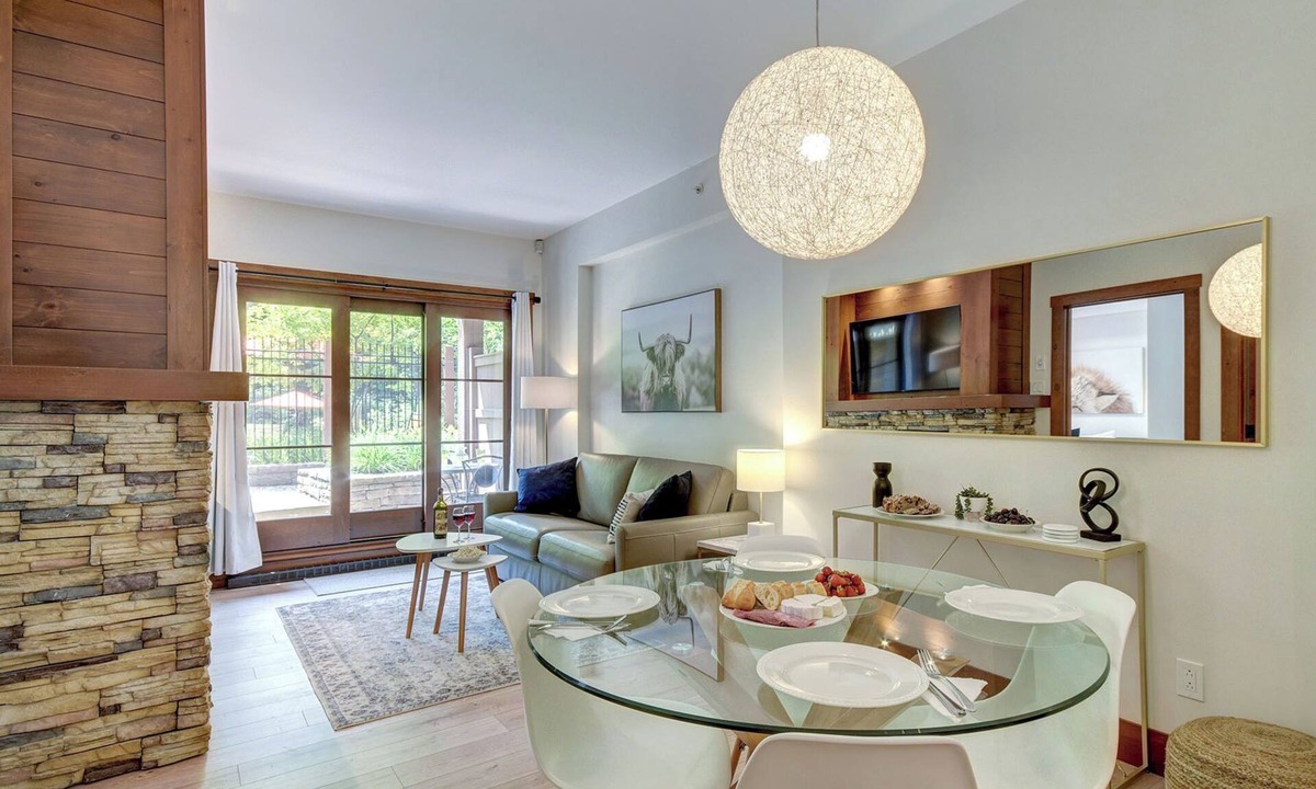 Versant Soleil Condo | Freshly Renovated Ski-In/Ski-Out Luxury Condo