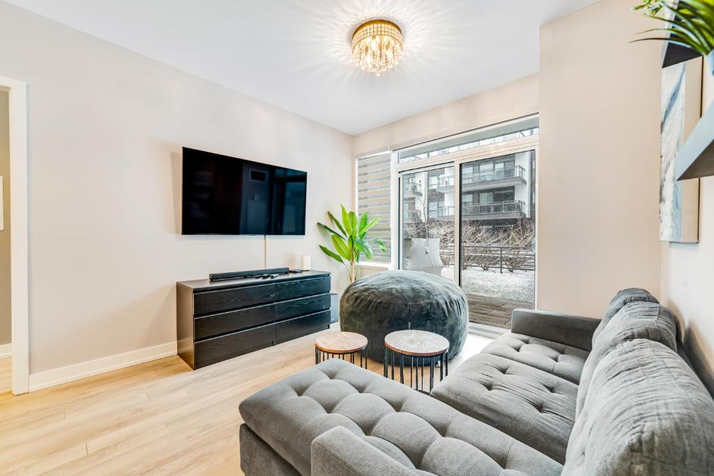 Innisfil Apartment | Friday Harbour - Unit D129