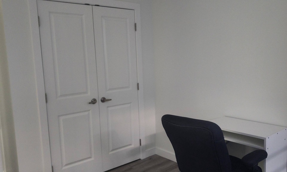 Southwest Edmonton House | Fully furnished, newly finished basement apartment in a serene neighborhood