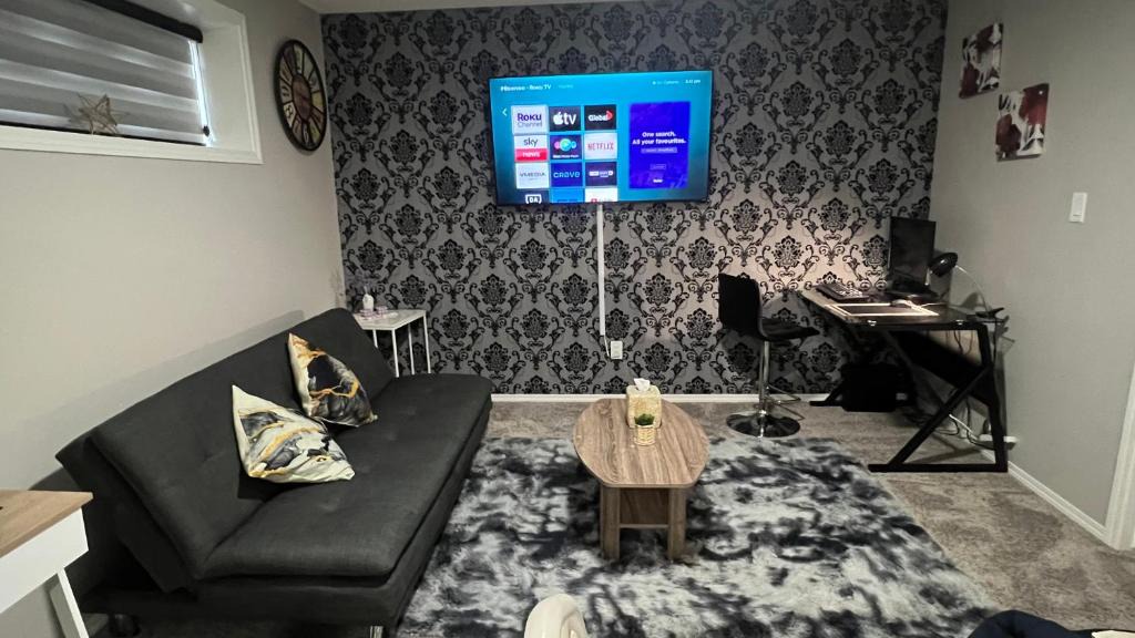 West Edmonton Apartment | Fully Separate & Private Guest Suite