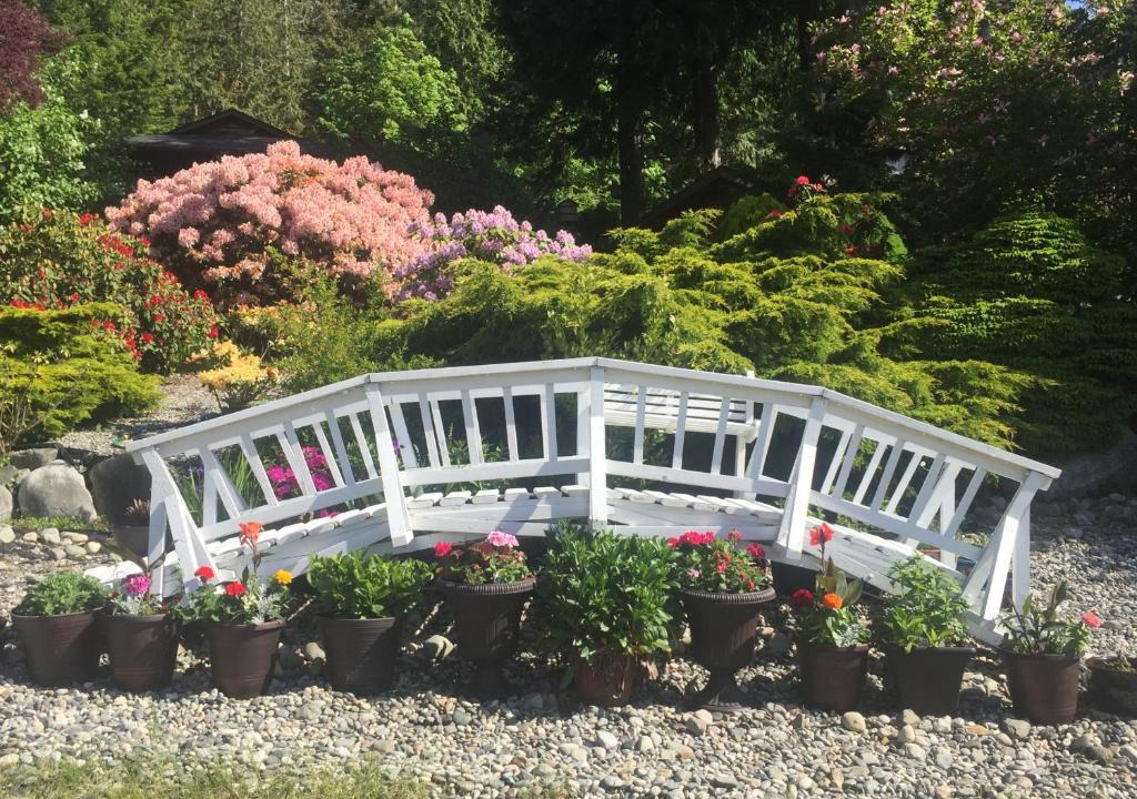 West Sechelt House | Garden Bridge House