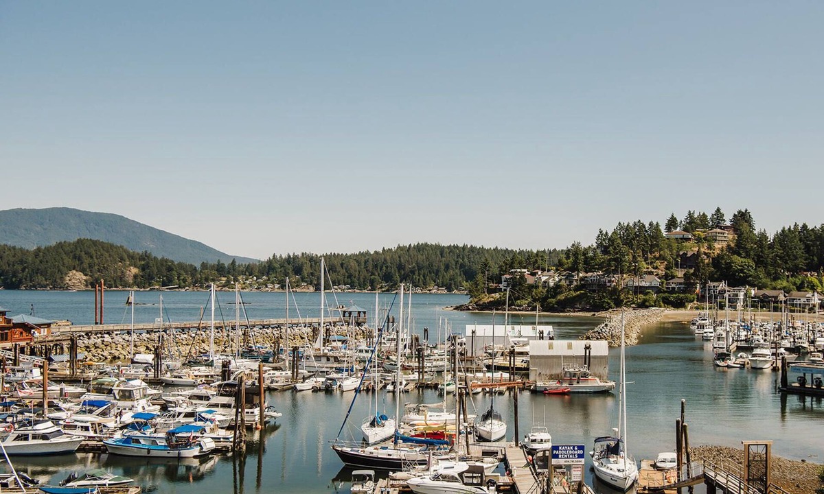 Gibsons Hotel | Gibsons Landing Inn