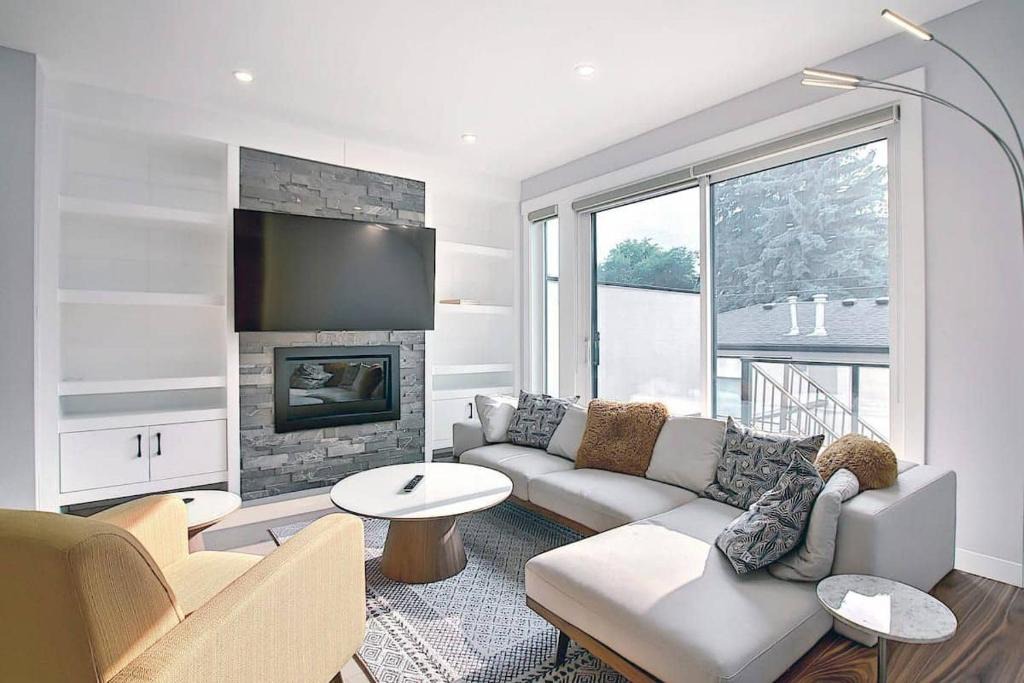 Glenbrook House | Glamorous Vines , 10 minutes to Downtown