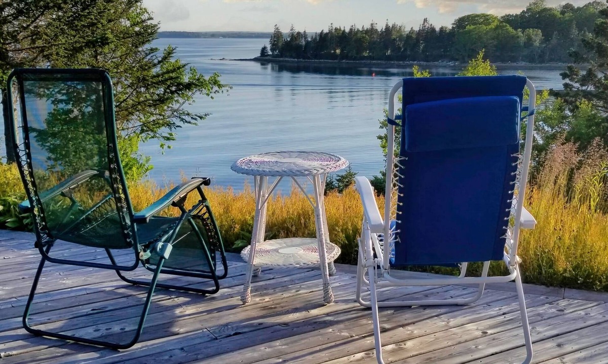 Chester House | Gorgeous Oceanfront Estate with Heated Seawater Pool