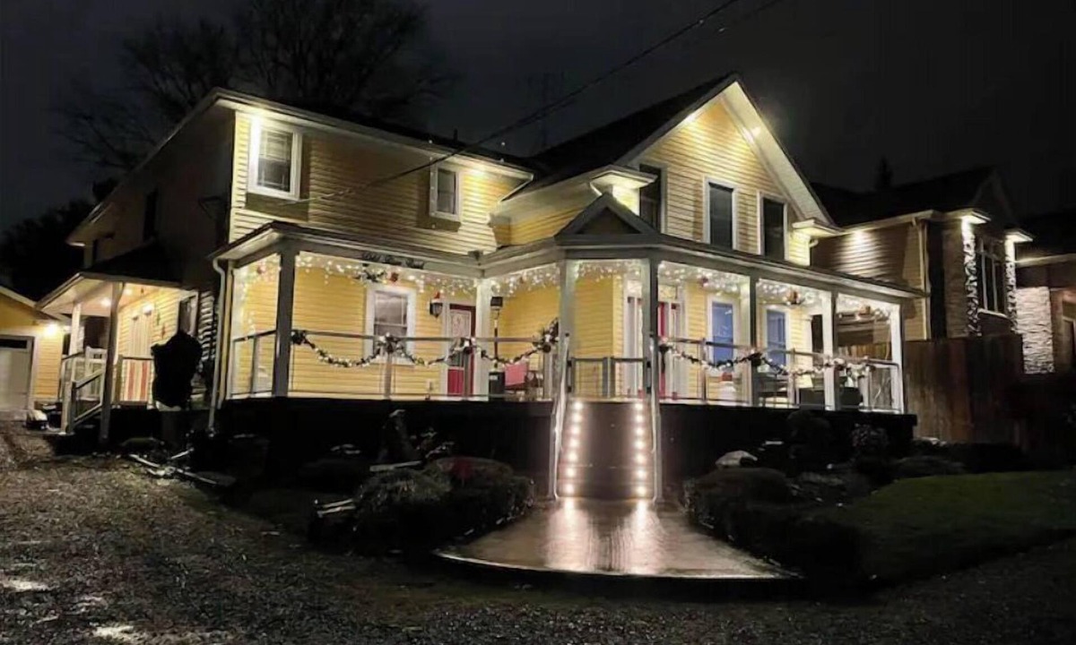 Niagara Falls House | Great Place, Lots of Room & Close to the Falls!