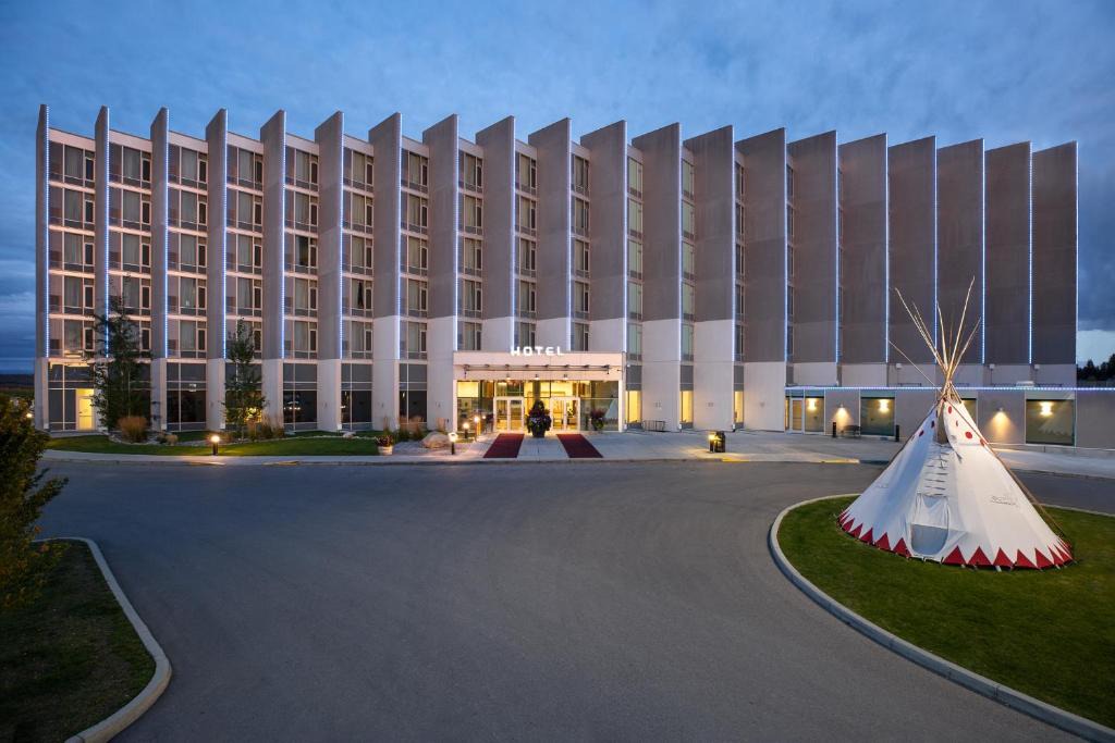 Calgary Resort | Grey Eagle Resort