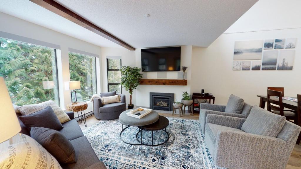 Blueberry Hill Apartment | Greyhawk by Whistler Premier