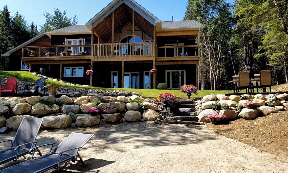 Kearney Apartment | Groom/Lynx lake Retreat Kearney, Ontario.nRelax in our walkout ground level apt.