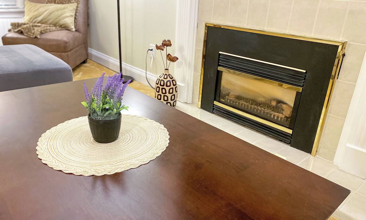 Guelph House | Guelph Hidden Gem: Spacious 3BR Garden Cottage