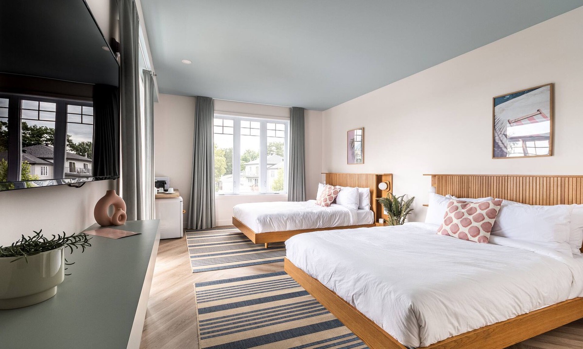 Venise-en-Quebec Hotel | Hôtel Le Rosay