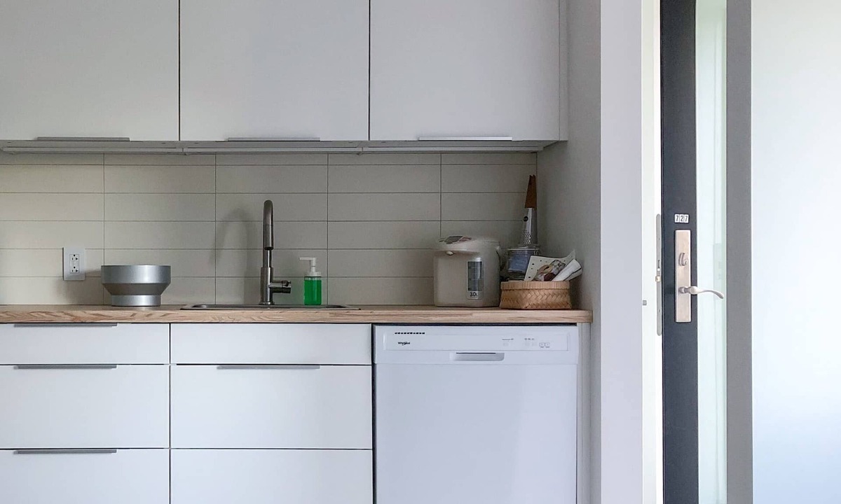 North Vancouver House | Hamilton Garden Suite in North Vancouver