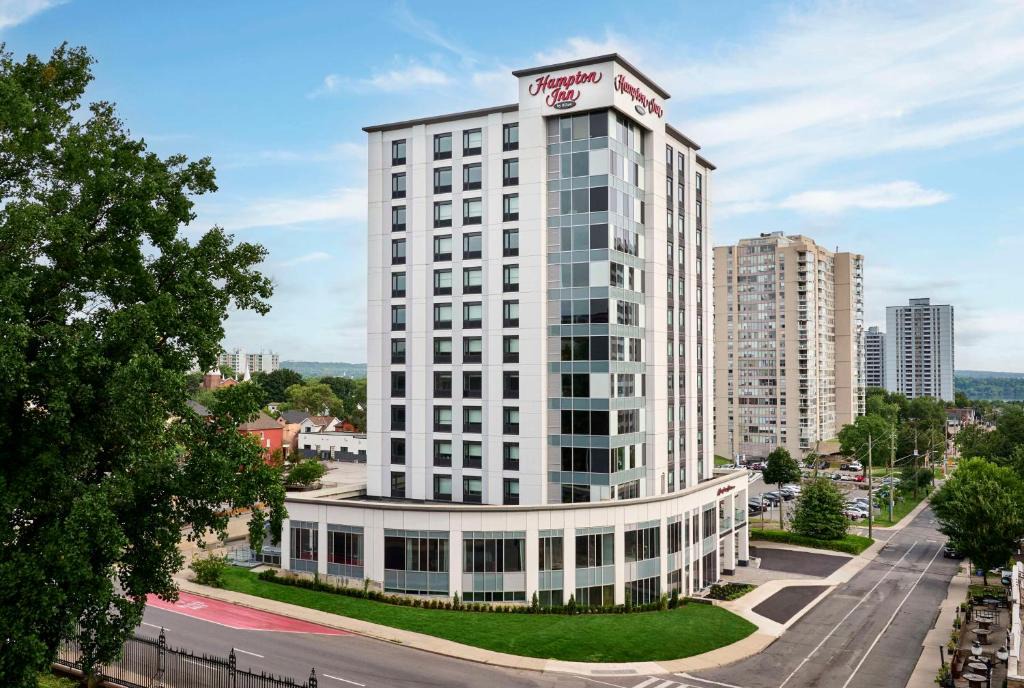 Strathcona Hotel | Hampton Inn By Hilton Hamilton