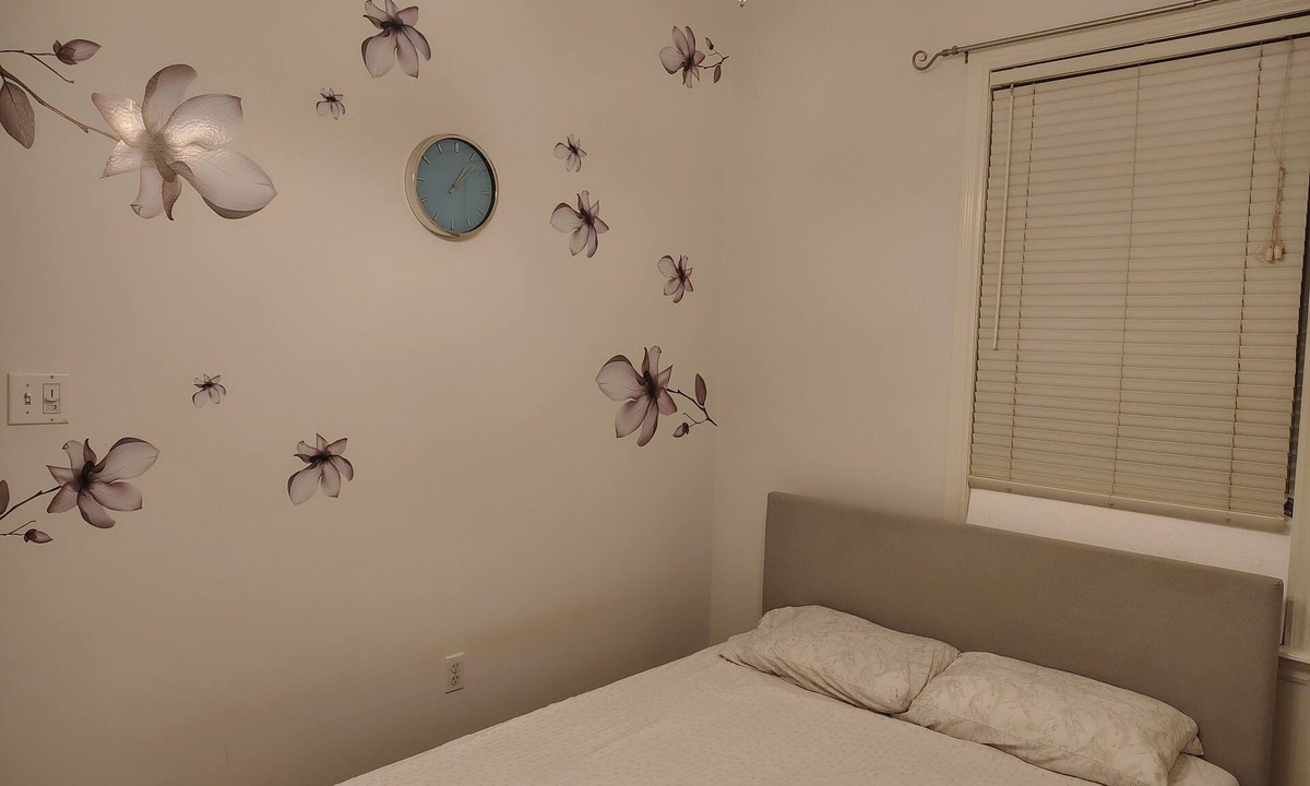 Halifax County House | Happy Moose Guest Suite 2