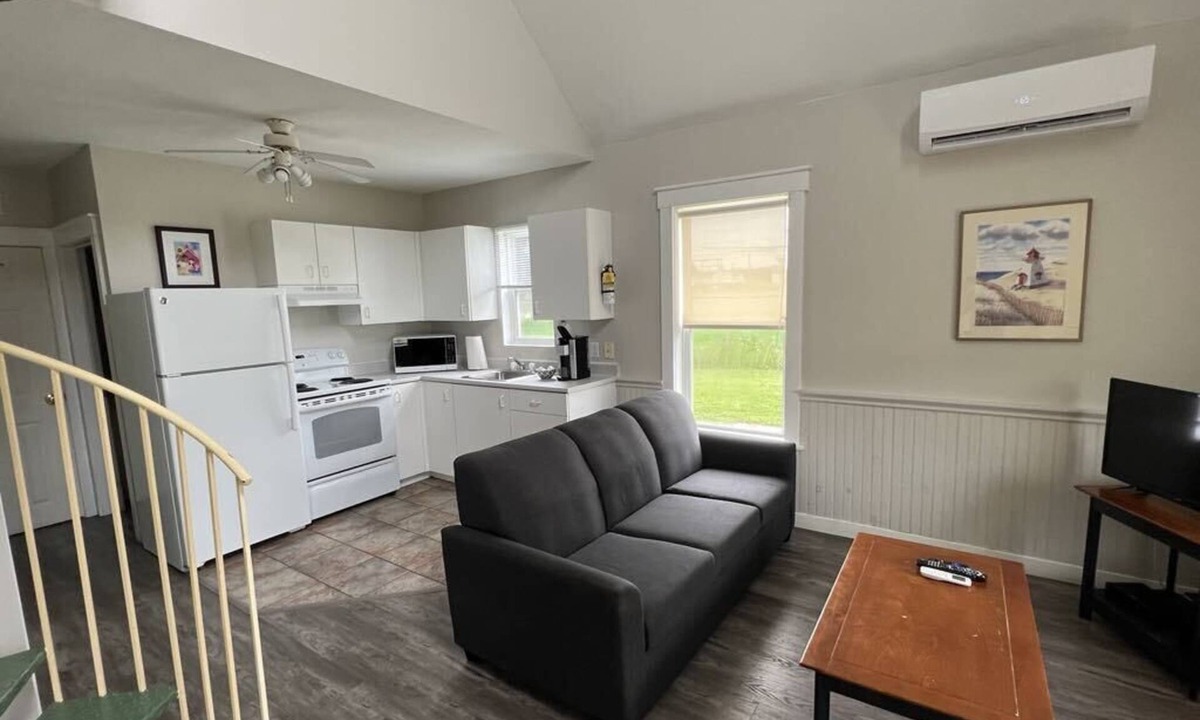 The Bluff Cottage | Hardy's Parlee Beach Chalet #6