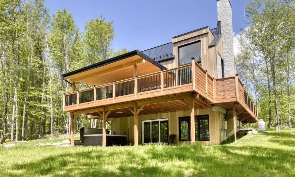 Amherst House | Haven of Peace Tremblant Spa 12p.