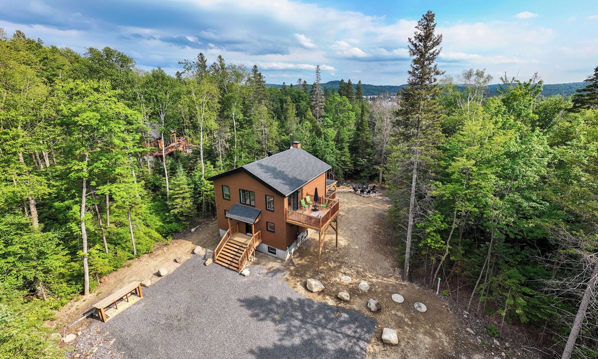 Entrelacs Ski Chalet | Hegoak : A/C, BBQ and firepit