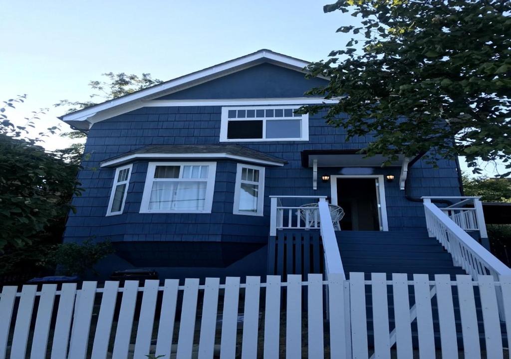 New Westminster House | Heritage look 3 BR w/2 BA house w/Backyard & Deck