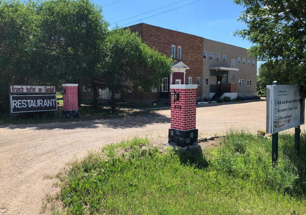 Gravelbourg Bed & Breakfast | Heritage Place Hotel