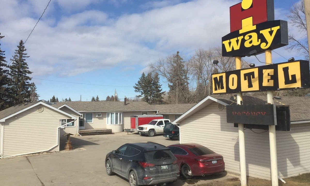Portage La Prairie Hotel | Hi-Way Motel