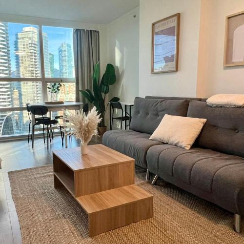Downtown Vancouver Apartment | Highview Studio