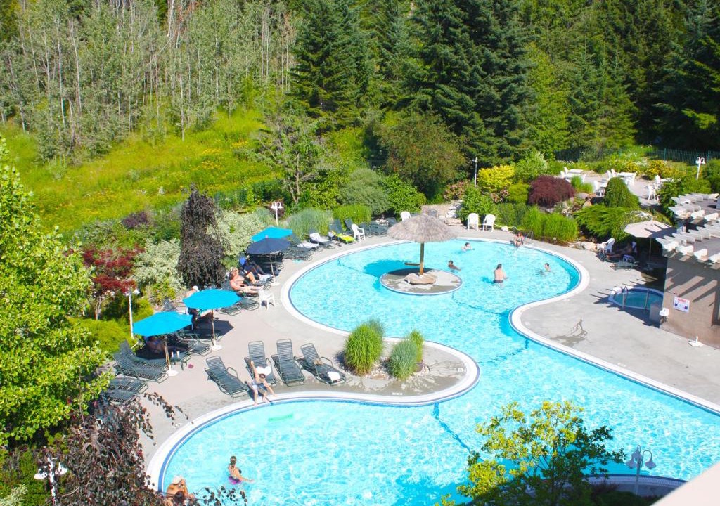 Salmon Arm Hotel | Hilltop Inn - Salmon Arm