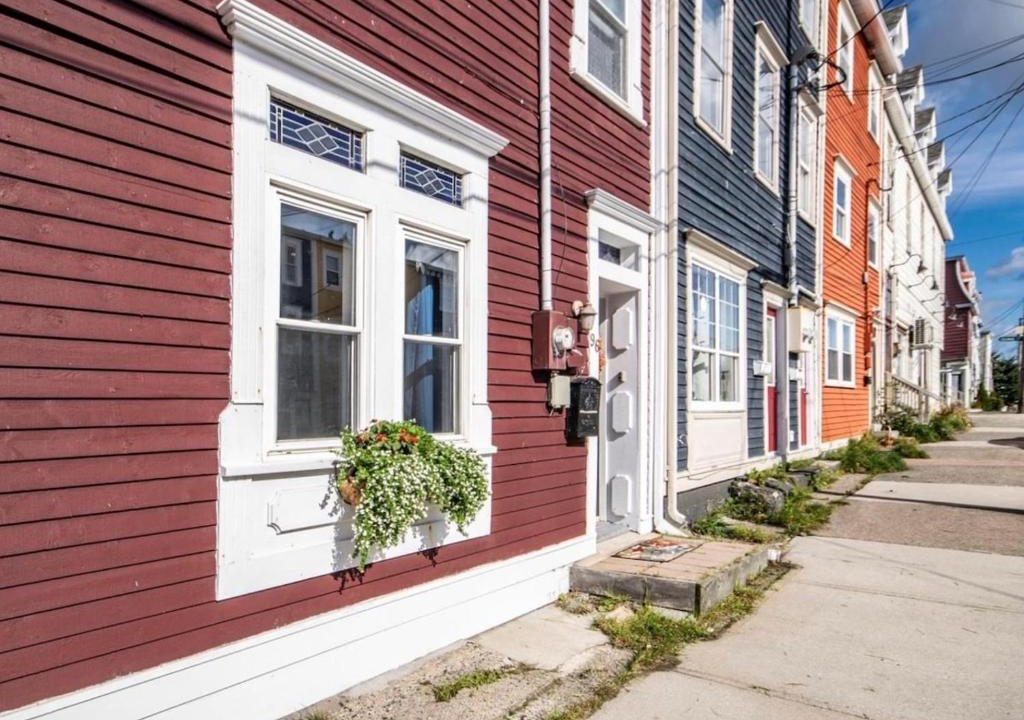 Downtown St. John's House | Historic Jelly Bean Row House, Walk To Signal Hill