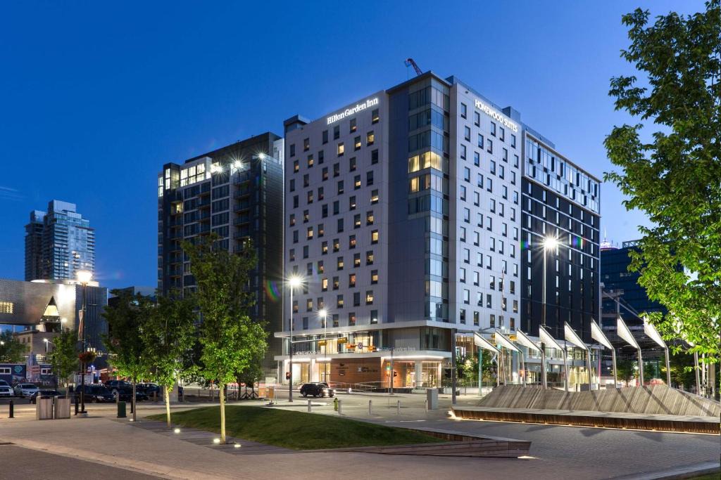 East Village Hotel | Homewood Suites by Hilton Calgary Downtown