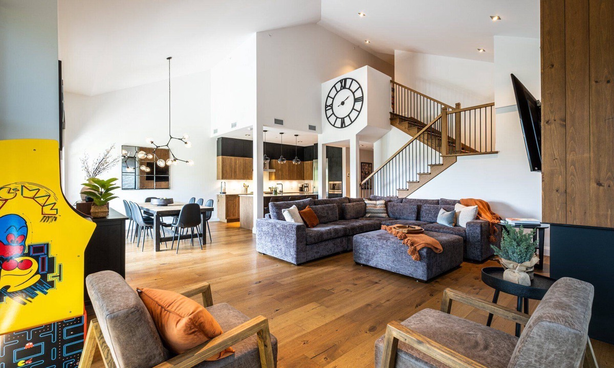 Mont-Tremblant Condo | Horizon 305 | Luxurious & Modern | Ski-in Ski-out | Village View/Tremblant Living