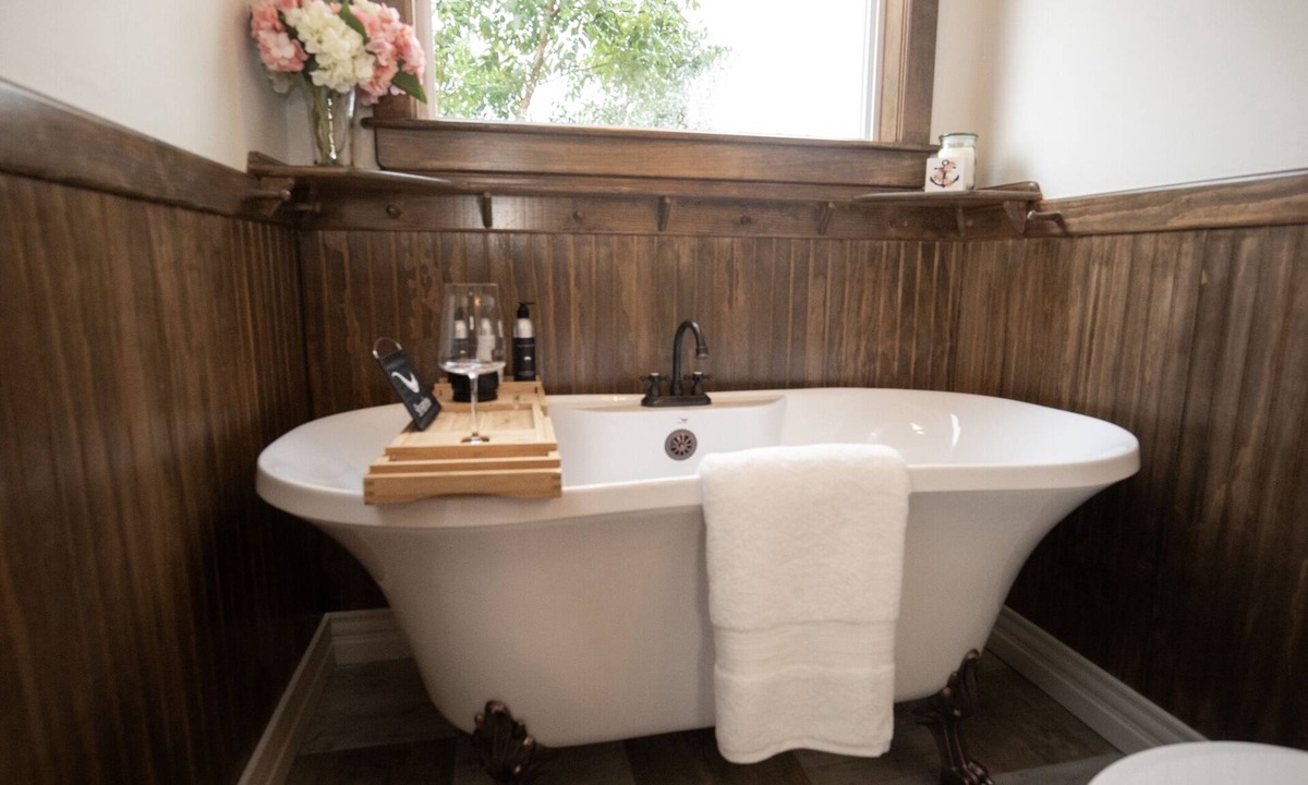 Brigus House | Hot Tub at Brigus Bower, in the Beautiful Town Of Brigus NL.