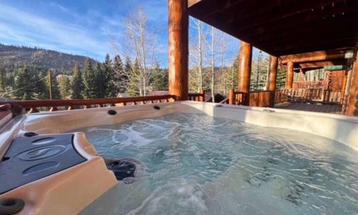 Mammoth Creek Cabin | Hot Tub+Fire pit under the stars at Panguitch Lake