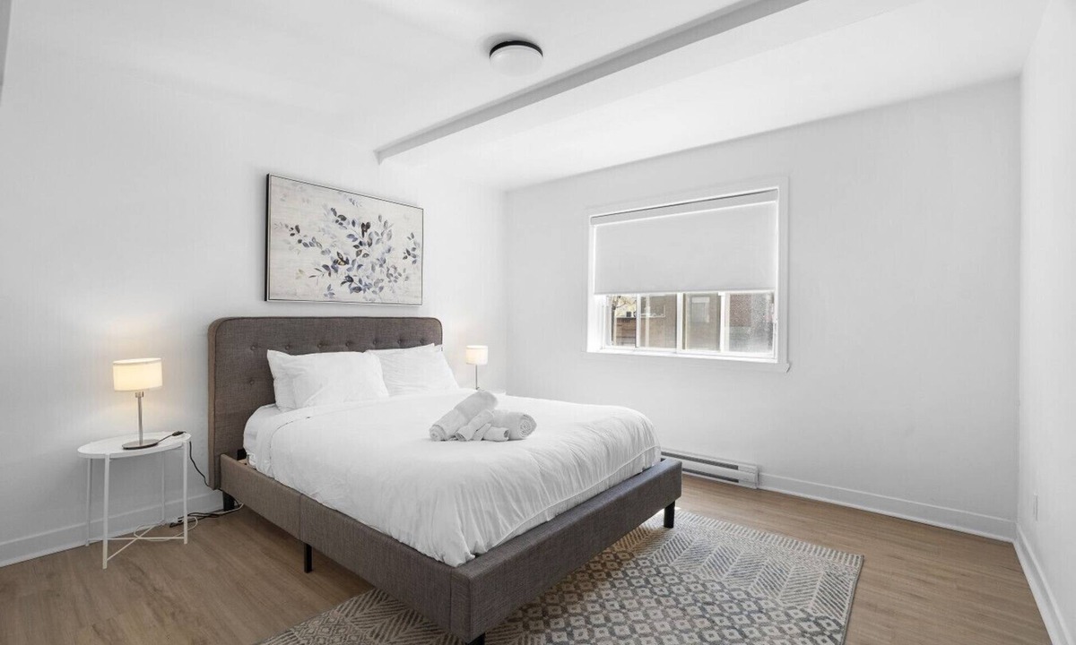 Little Italy Apartment | Hotel Laurence one bedroom apartment