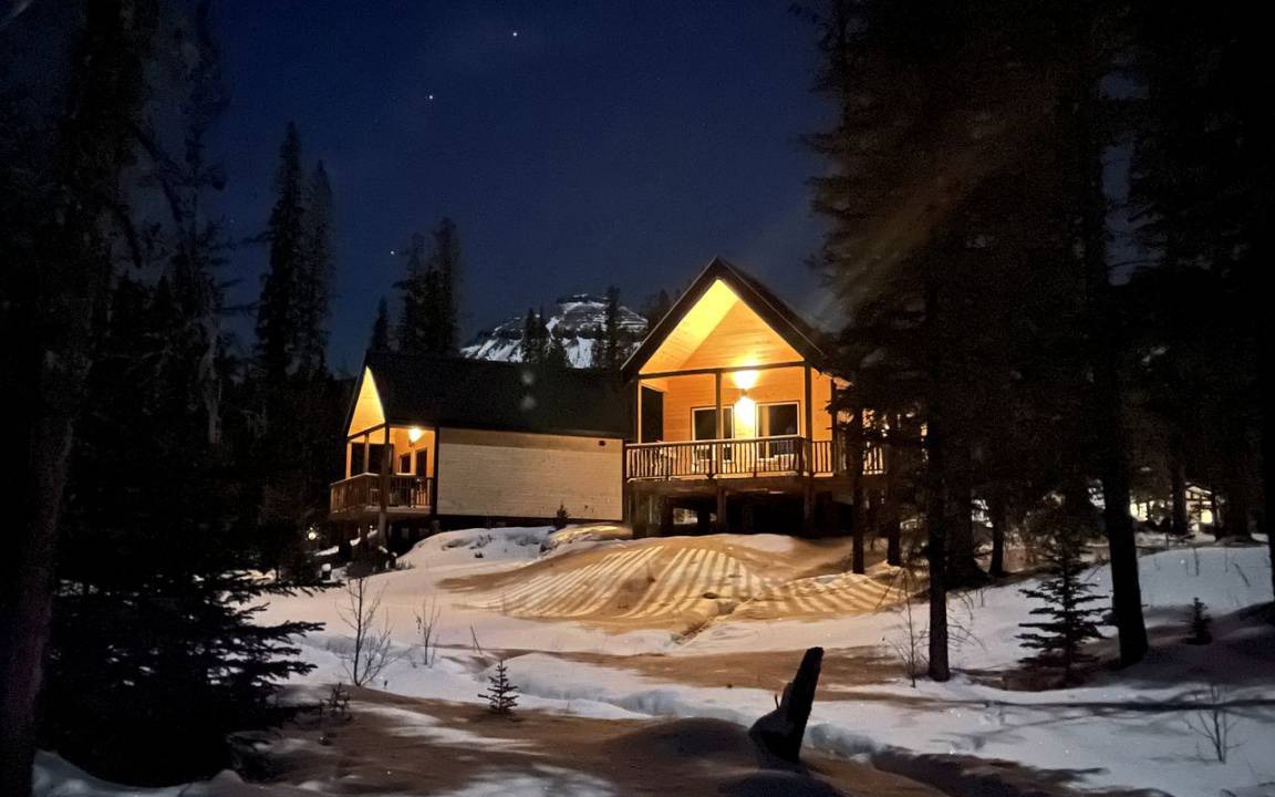 Nordegg House | House ∙ 1 bedroom ∙ 4 guests