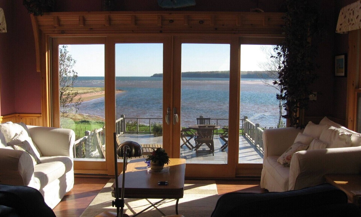 Red House House | Howe Bay Beach House/PEI Oceanfront Vacation Rental