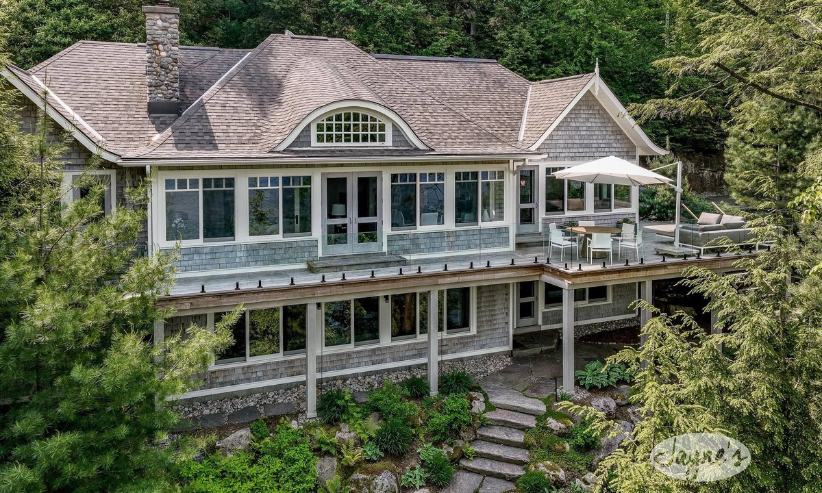 Seguin Cottage | Immaculate, Resort-Like Property on Lake Rosseau!