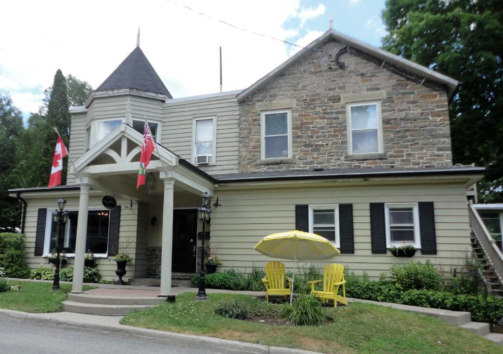 Bracebridge Hotel | Inn at the Falls