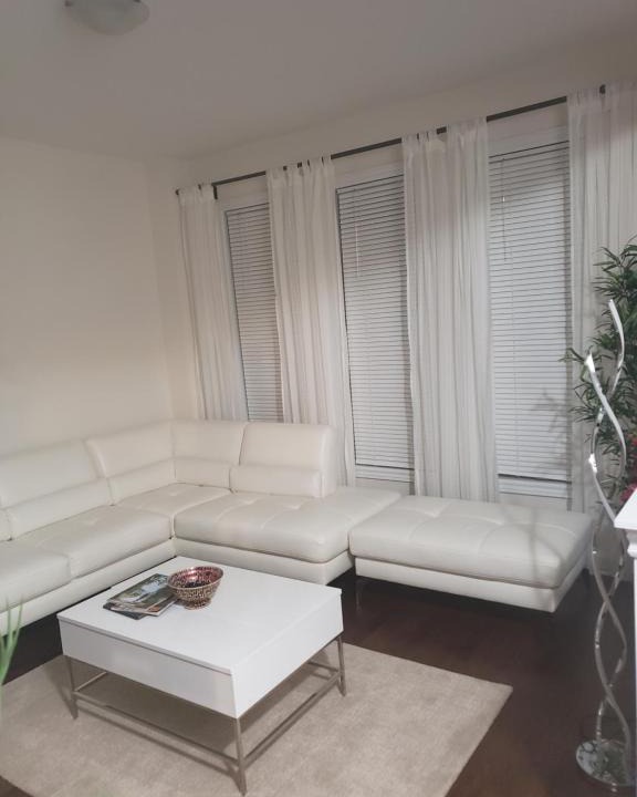 Alcona House | Innisfil Cove