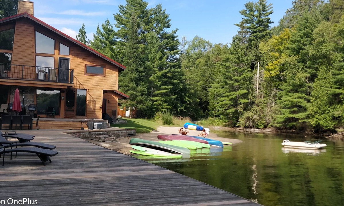 Trent Lakes Cottage | Kawartha Lakes Waterfront Cottage - Sleeps 16