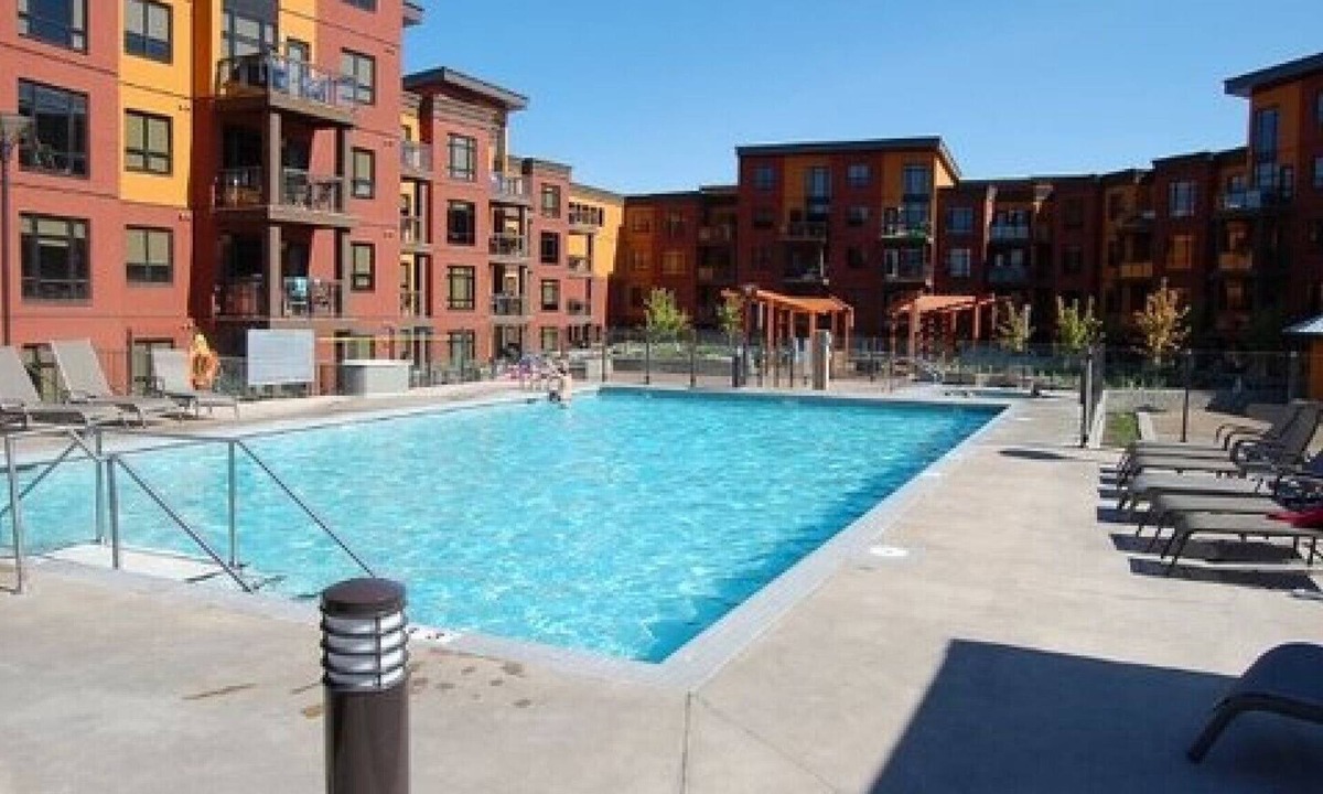 South Pandosy Condo | Kelowna - One bedroom + Den - Available Aug 18 to 29
